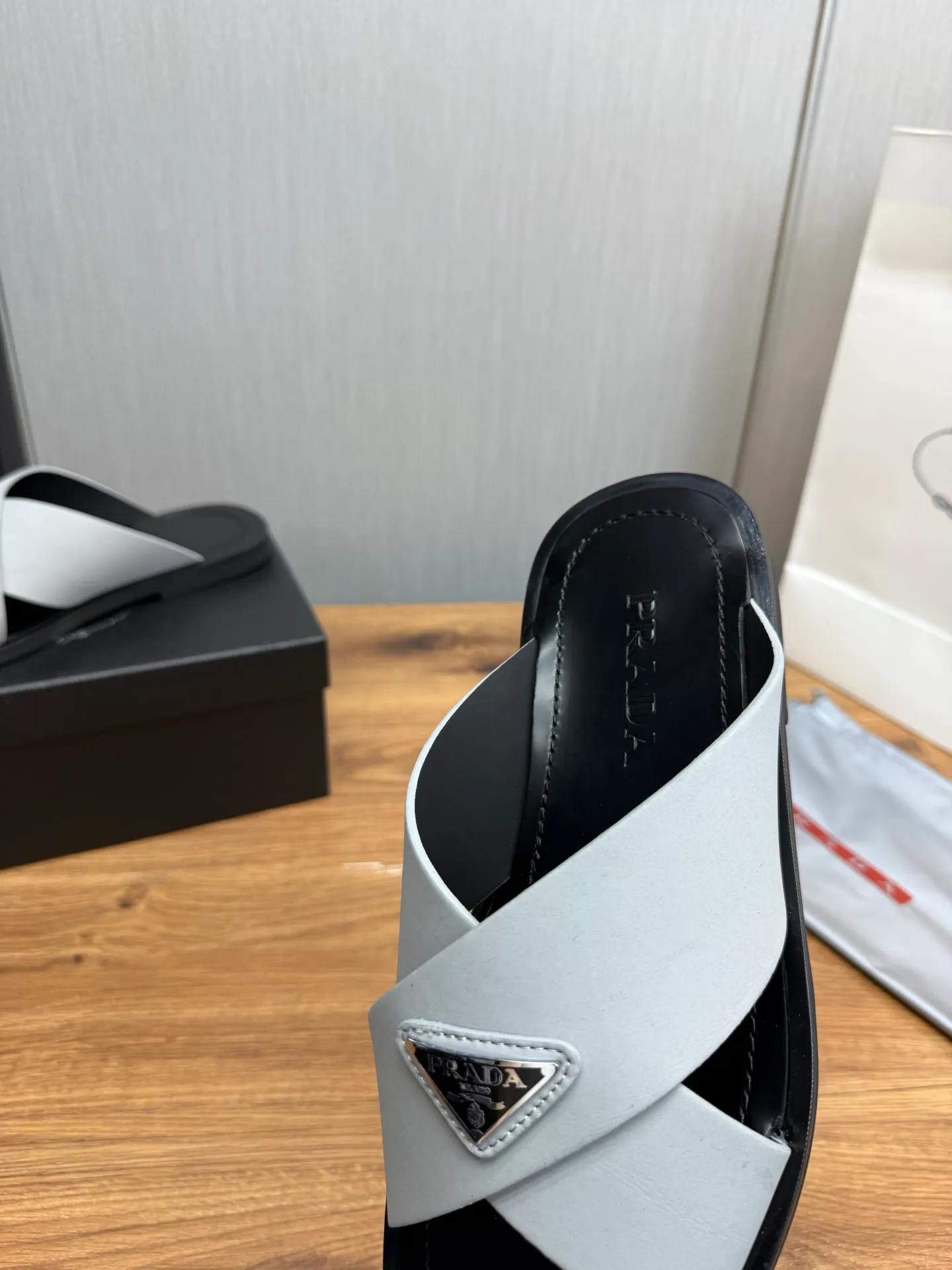 Factory price 340💰 ＰＲＡＤＡPrada - popular men's slippers hot sale 🔥 🩴Official website one to one production 38-45 sizes 45 46 🉑️Customized!